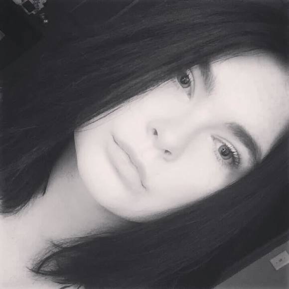 Meet your Posher, Sarah - Picture 1 of 1